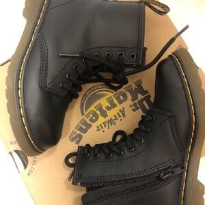 Dr. Martens Softy T